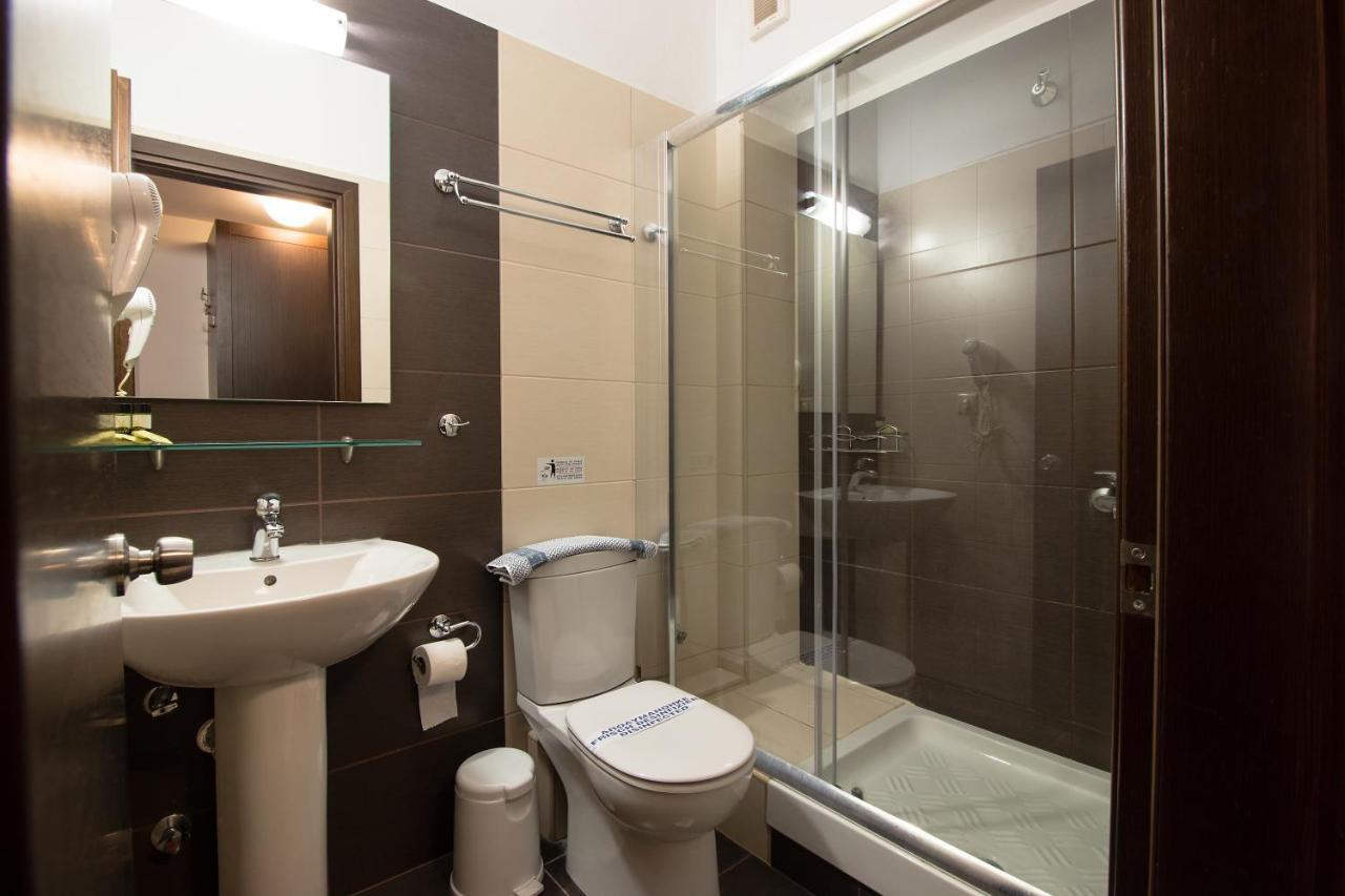 Hotel Giannoulis Paralía Pokoj fotografie